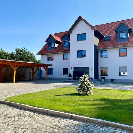 Emil - Barrierefrei Mit Fahrstuhl Und Carport In Ruhiger Altstadtlage Von アパート バレンシュテット