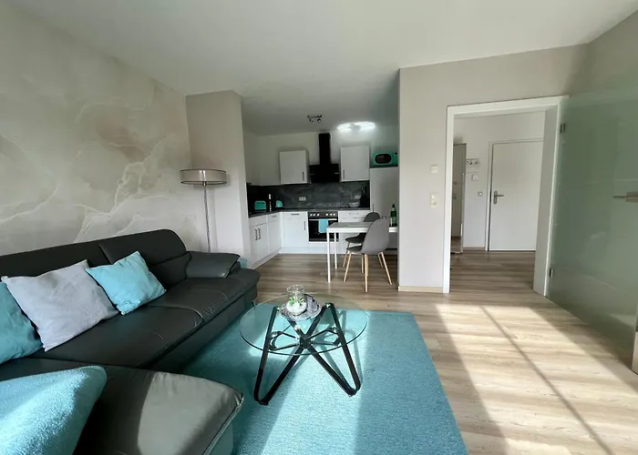 Emil - Barrierefrei Mit Fahrstuhl Und Carport In Ruhiger Altstadtlage Von * Ballenstedt