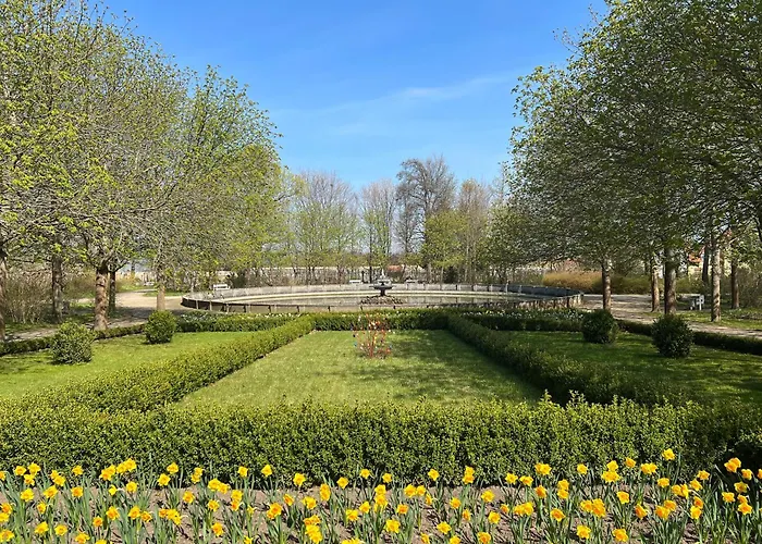 Emil - Barrierefrei Mit Fahrstuhl Und Carport In Ruhiger Altstadtlage Von Ballenstedt
