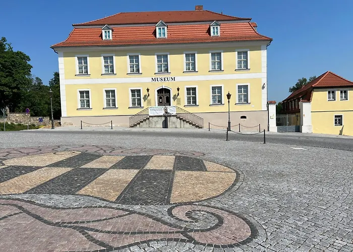 Emil - Barrierefrei Mit Fahrstuhl Und Carport In Ruhiger Altstadtlage Von * Ballenstedt