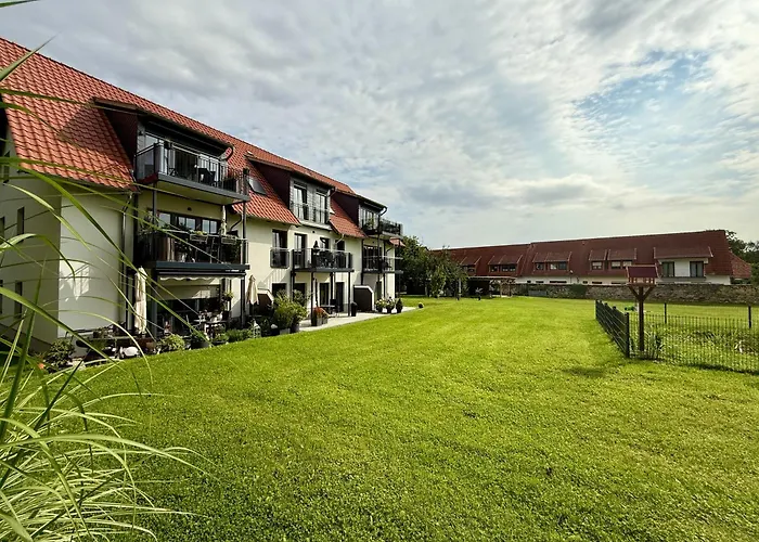 Emil - Barrierefrei Mit Fahrstuhl Und Carport In Ruhiger Altstadtlage Von Ballenstedt