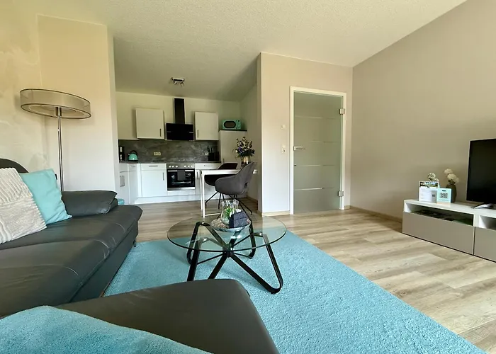 Emil - Barrierefrei Mit Fahrstuhl Und Carport In Ruhiger Altstadtlage Von * Ballenstedt